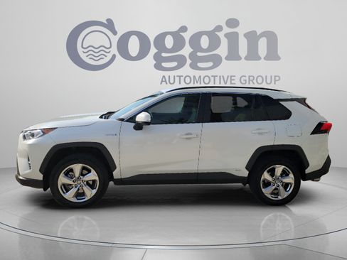 Used 2021 Toyota RAV4 XLE Premium AWD/4WD image 2