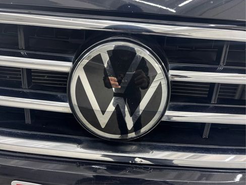 Used 2022 Volkswagen Tiguan SE image 35