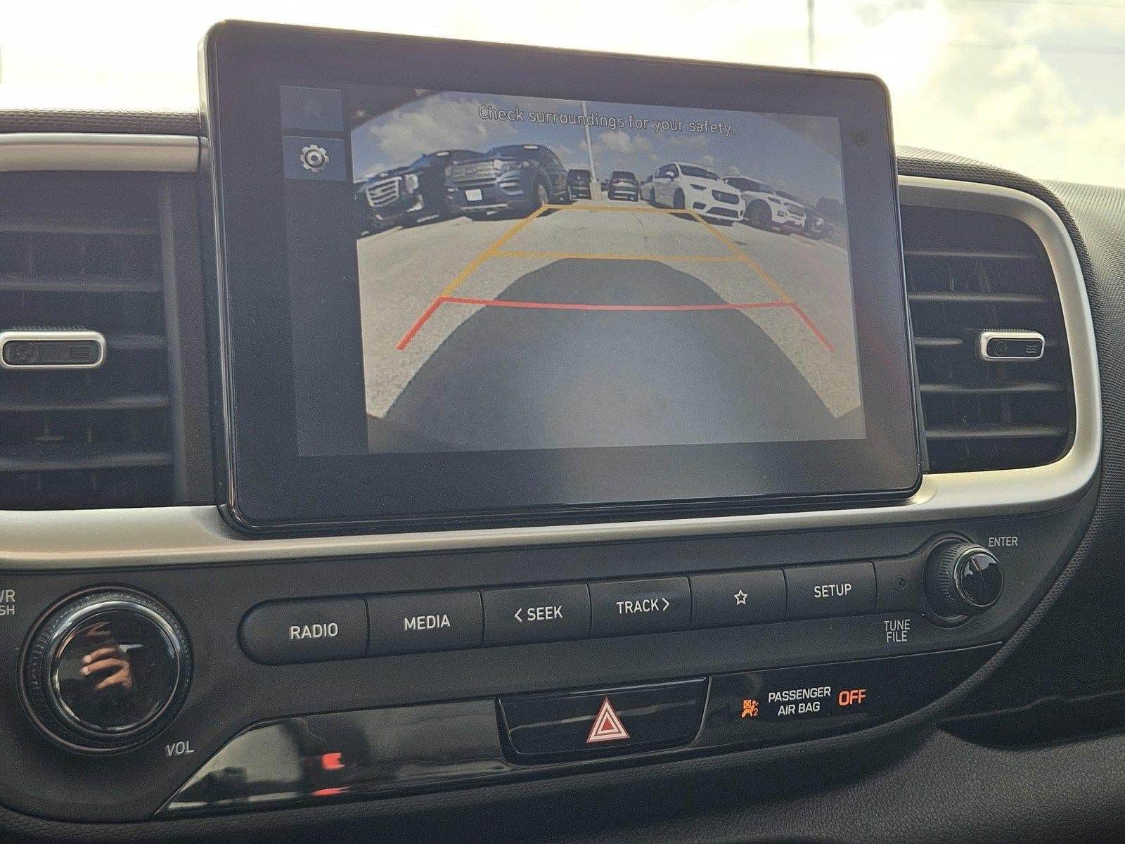 Used 2024 Hyundai Venue SEL FWD image 20