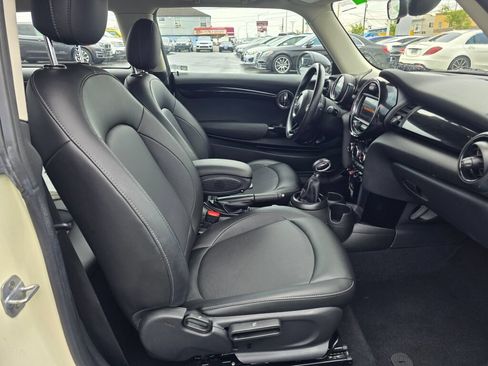 Used 2019 MINI Cooper 2-Door Hardtop FWD image 18