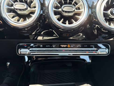 Used 2025 Mercedes-Benz CLA 250 4MATIC image 29