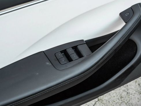 Used 2024 Tesla Model 3 Performance AWD/4WD image 32