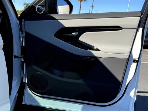New 2026 Land Rover Range Rover Evoque S image 30