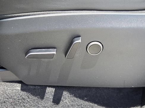 Used 2023 Tesla Model Y AWD image 22