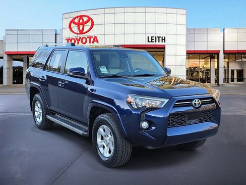 Used 2020 Toyota 4Runner SR5 Premium image 3