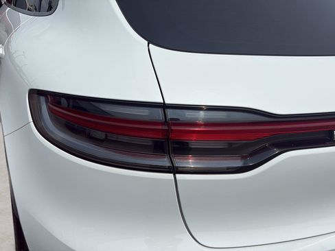 Used 2020 Porsche Macan AWD/4WD image 50