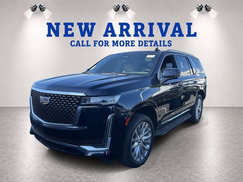 Used 2023 Cadillac Escalade Premium Luxury w/ LPO, Illumination Package RWD image 2