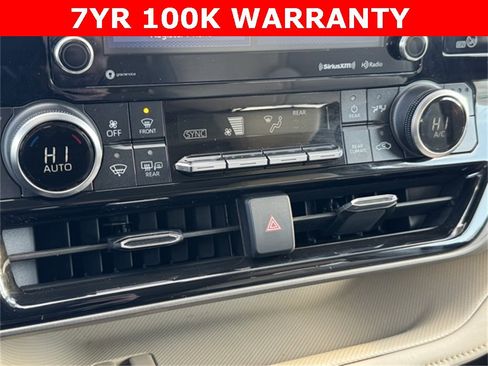 Certified 2022 Toyota Highlander XLE image 13