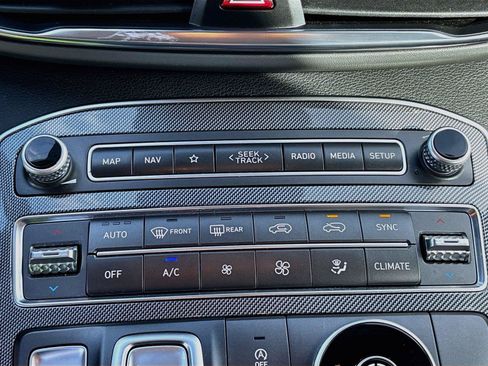 Used 2023 Hyundai Santa Fe SEL FWD image 16