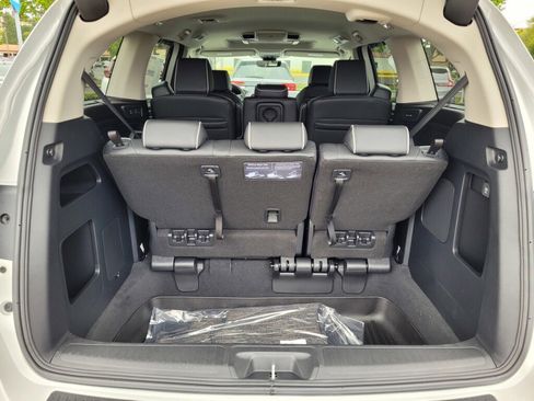 New 2026 Honda Odyssey Touring image 10