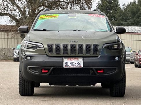 Used 2019 Jeep Cherokee Trailhawk image 12