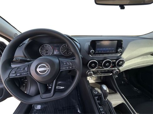 Used 2025 Nissan Sentra S image 30