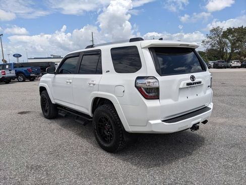 Used 2022 Toyota 4Runner SR5 Premium RWD image 6