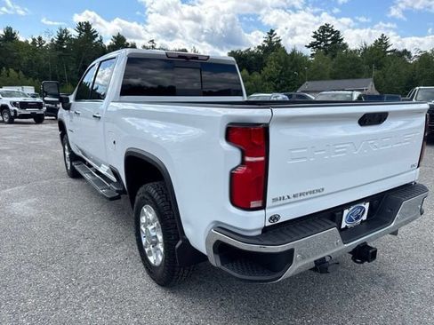 Used 2024 Chevrolet Silverado 2500 LTZ w/ LTZ Convenience Package AWD/4WD image 3