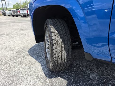 Used 2024 Chevrolet Colorado LT w/ LT Convenience Package II RWD image 36