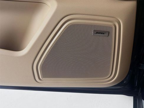 New 2026 Porsche Macan Turbo image 9