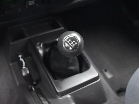 Used 2006 Jeep Wrangler X AWD/4WD image 27