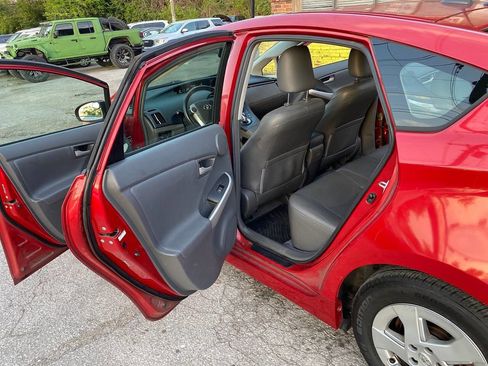 Used 2010 Toyota Prius One image 12