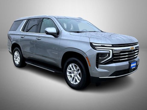 Used 2025 Chevrolet Tahoe LT image 3