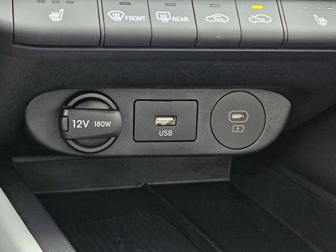 Used 2024 Hyundai Elantra Limited image 27