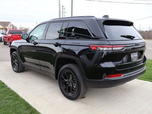 New 2026 Jeep Grand Cherokee Altitude AWD/4WD image 33