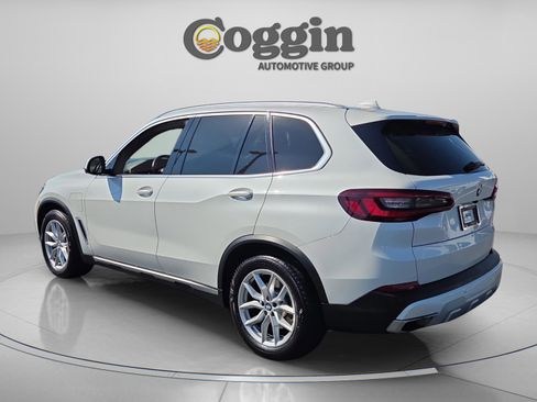 Used 2021 BMW X5 xDrive45e w/ Parking Assistance Package image 4