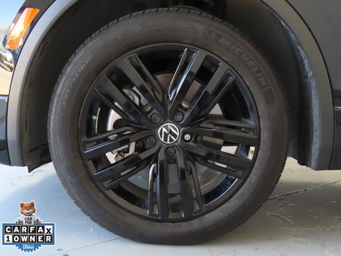 Used 2022 Volkswagen Tiguan SE R-Line image 30