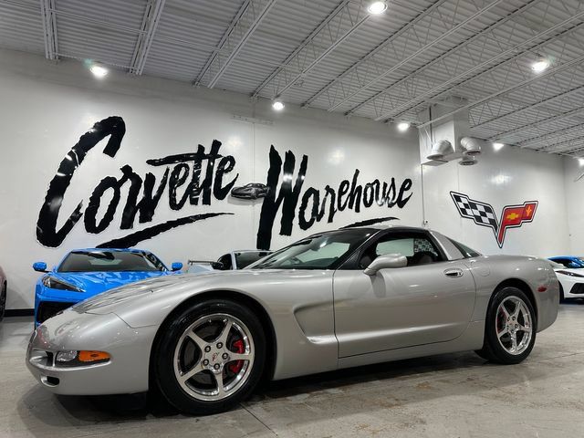 Used 2004 Chevrolet Corvette Coupe w/ Preferred Equipment Group RWD image 1