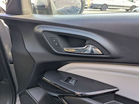 Used 2025 Chevrolet Trax LT w/ LT Convenience Package image 30