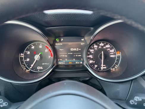 Used 2019 Alfa Romeo Stelvio AWD image 29