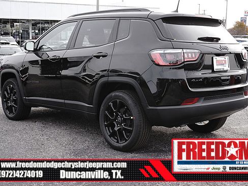 New 2026 Jeep Compass Latitude image 3