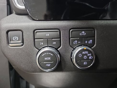 New 2026 GMC Sierra 2500 SLE image 27