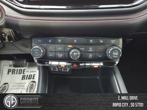 Used 2024 Dodge Durango GT image 18