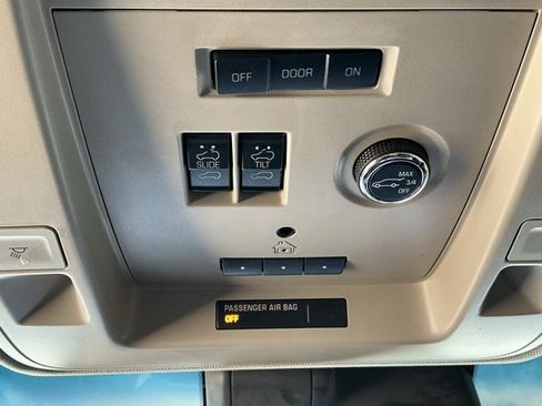 Used 2017 GMC Yukon Denali w/ Open Road Package image 15