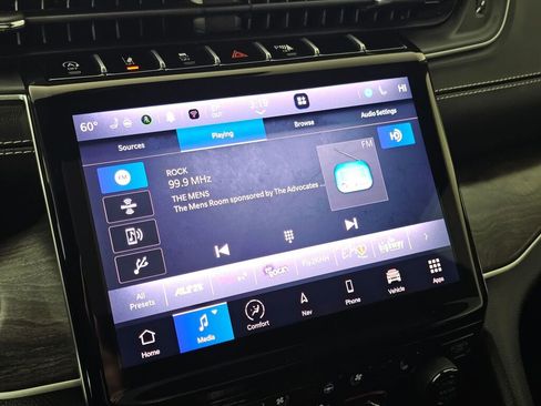 Used 2025 Jeep Grand Cherokee L Limited w/ Luxury Tech Group II image 26