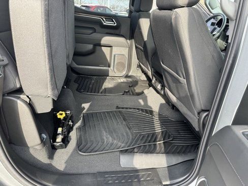 Used 2025 Chevrolet Silverado 1500 LT image 32