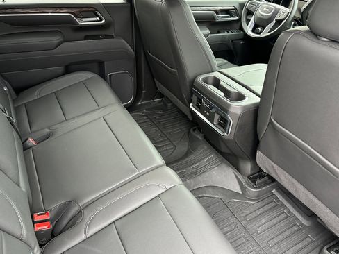 Used 2026 GMC Sierra 2500 SLT w/ SLT Premium Package image 17