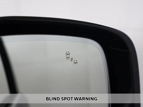 Used 2024 Nissan Armada SL image 7