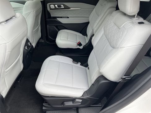 New 2026 Ford Explorer Platinum w/ LUX Leather Package image 22