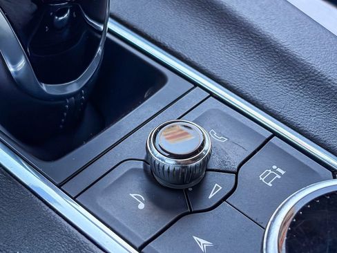 Certified 2021 Cadillac Escalade ESV Premium Luxury w/ Driver Assist Tech Package AWD/4WD image 33