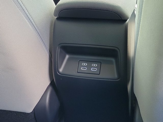 Used 2023 Toyota Corolla LE w/ LE Convenience Package FWD image 6