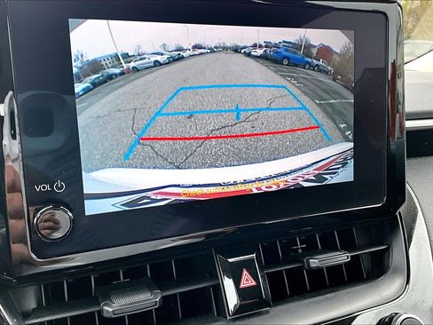 Used 2025 Toyota Corolla LE image 20