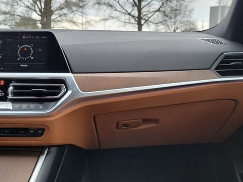 Used 2019 BMW 330i Sedan w/ Premium Package image 9