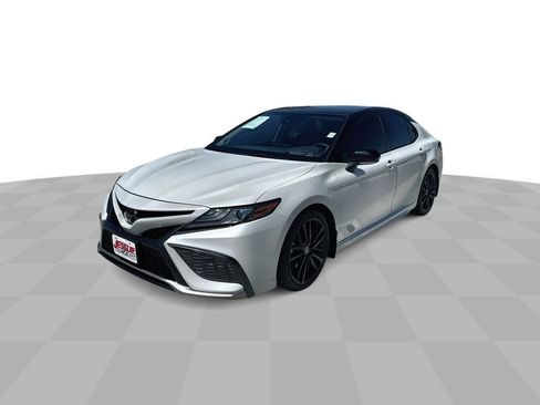 Used 2022 Toyota Camry XSE image 1