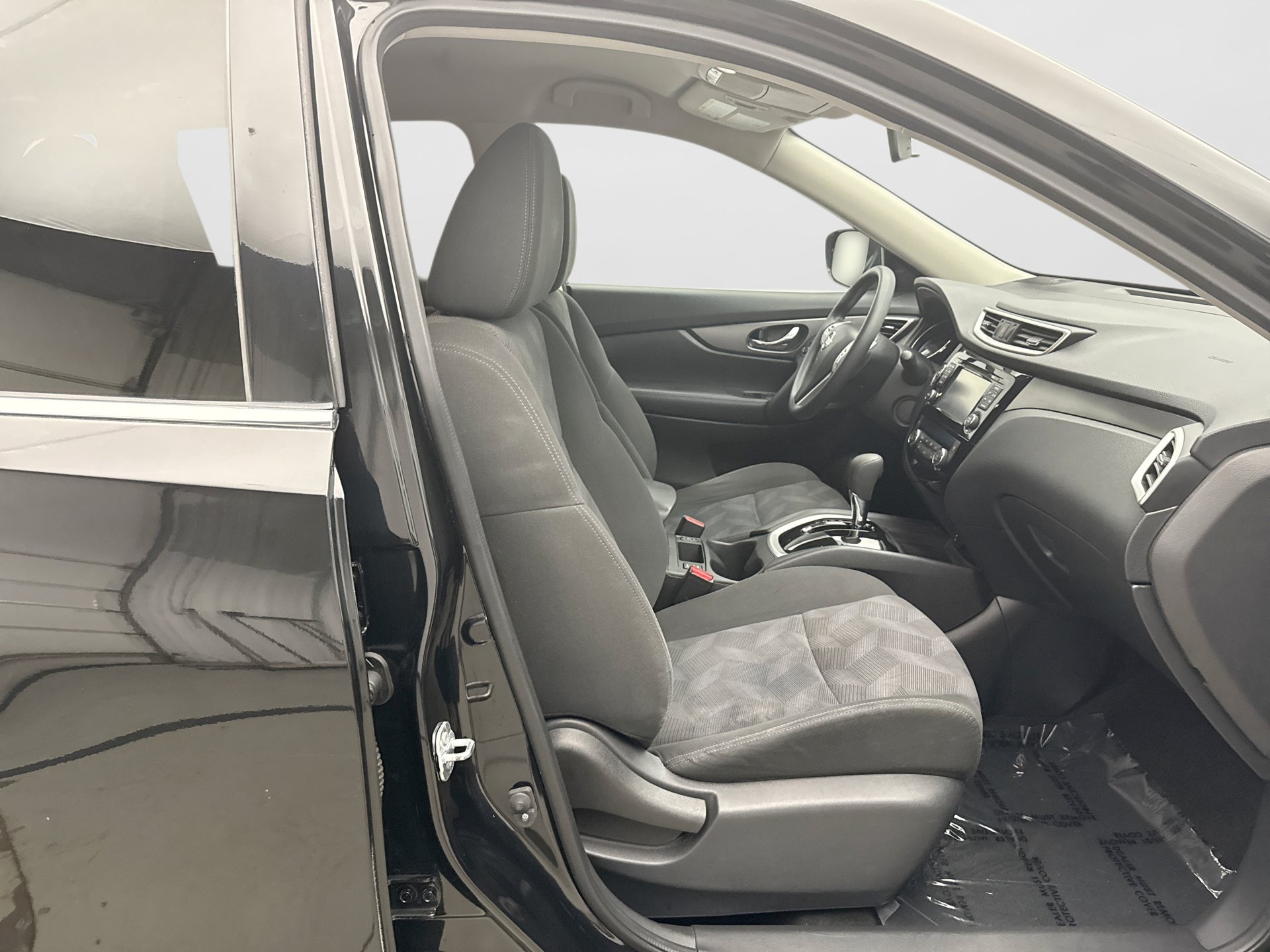 Used 2016 Nissan Rogue SV w/ SV Premium Package AWD/4WD image 17