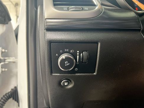Used 2021 Jeep Grand Cherokee Laredo X AWD/4WD image 19