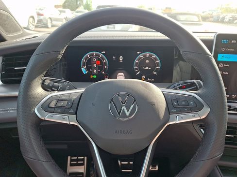 New 2026 Volkswagen Tiguan SE R-Line AWD/4WD image 14