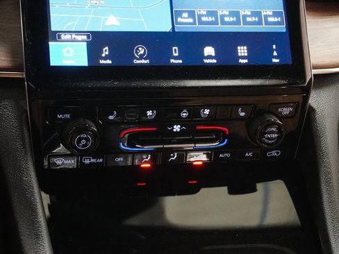 Certified 2024 Jeep Grand Cherokee Summit w/ High Altitude Package image 30