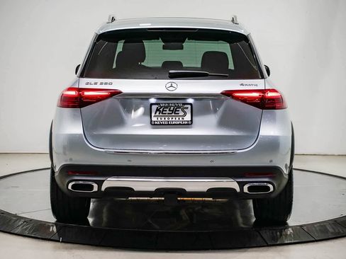 Used 2025 Mercedes-Benz GLE 350 4MATIC image 3