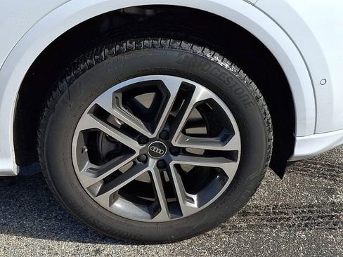 Certified 2025 Audi Q5 Premium w/ Convenience Package image 8